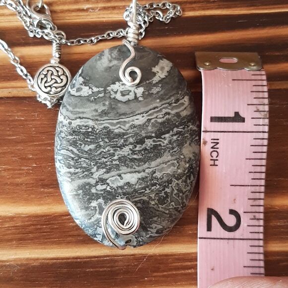 Wire-Wrapped Natural Stone Pendant - Picture 6 of 8